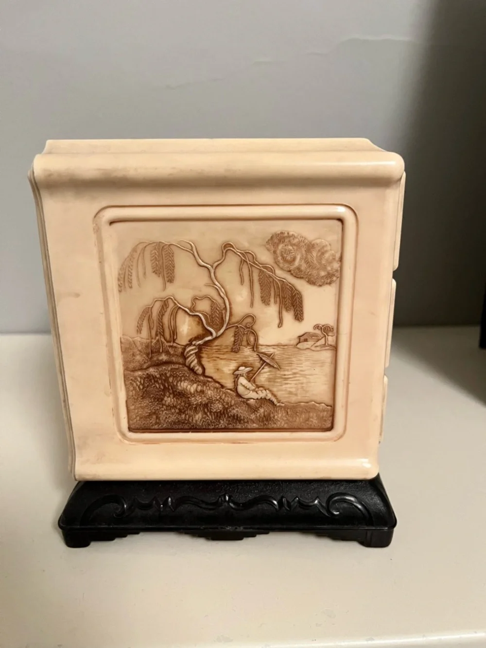 1950s Beige Plastic Jewelry Box